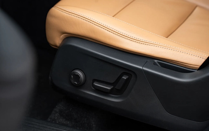 Volvo XC 40 cena 129900 przebieg: 76700, rok produkcji 2018 z Byczyna małe 781
